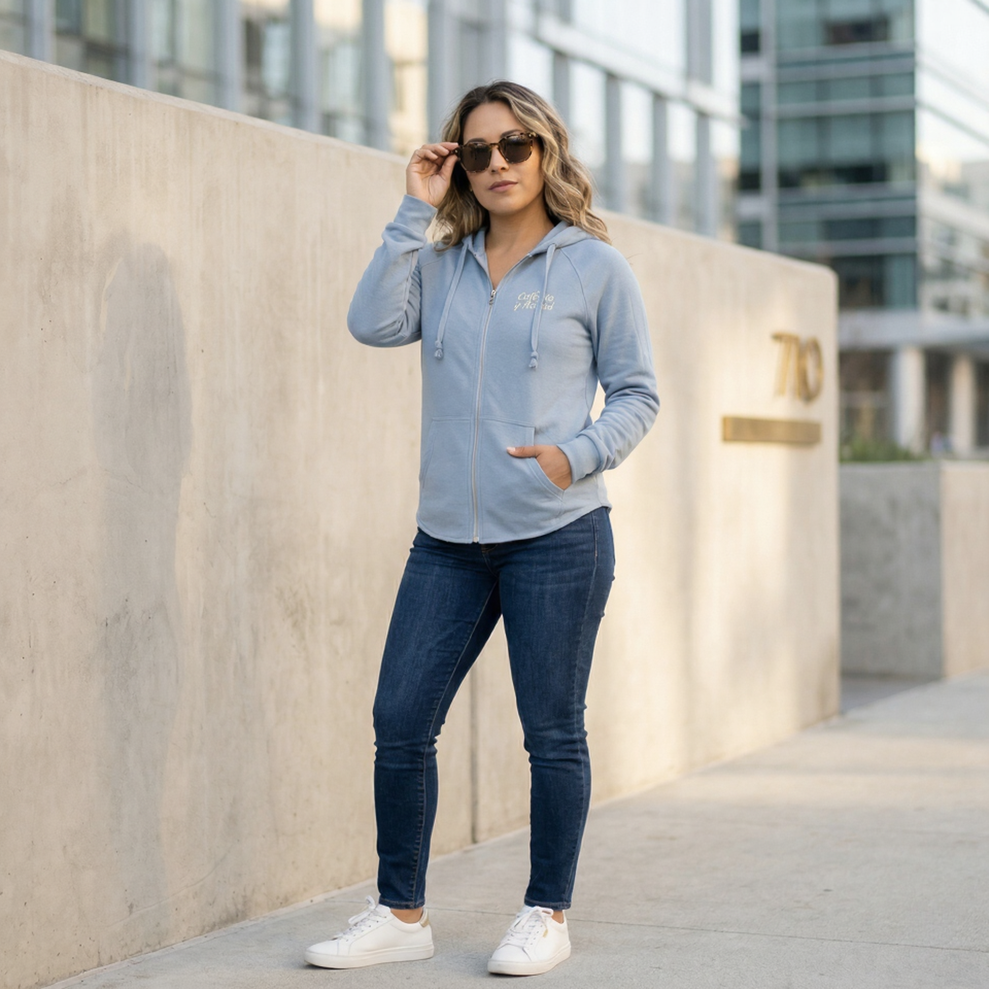 Chisme Fino Zip Hoodie – Cafecito y Actitud Edition