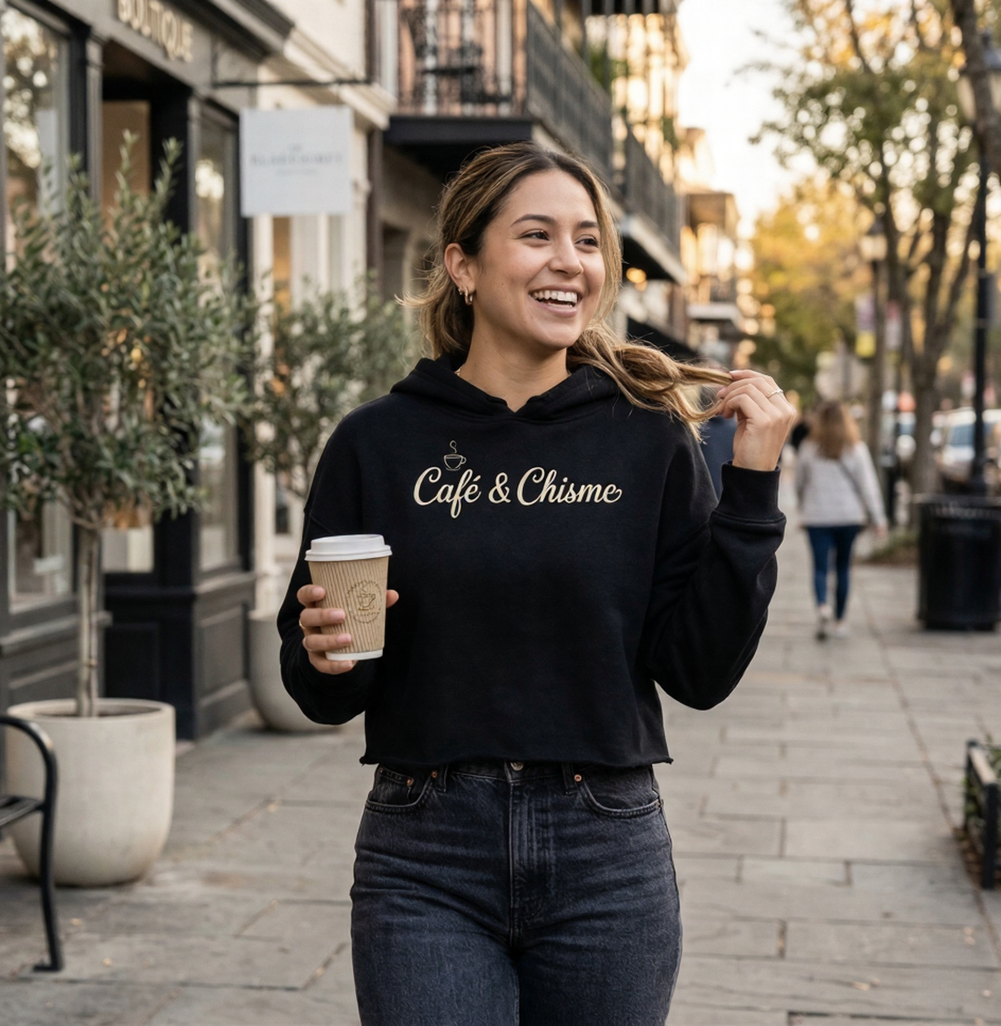 Café & Chisme Cropped Hoodie – Lista Para Comadrear Latina Streetwear